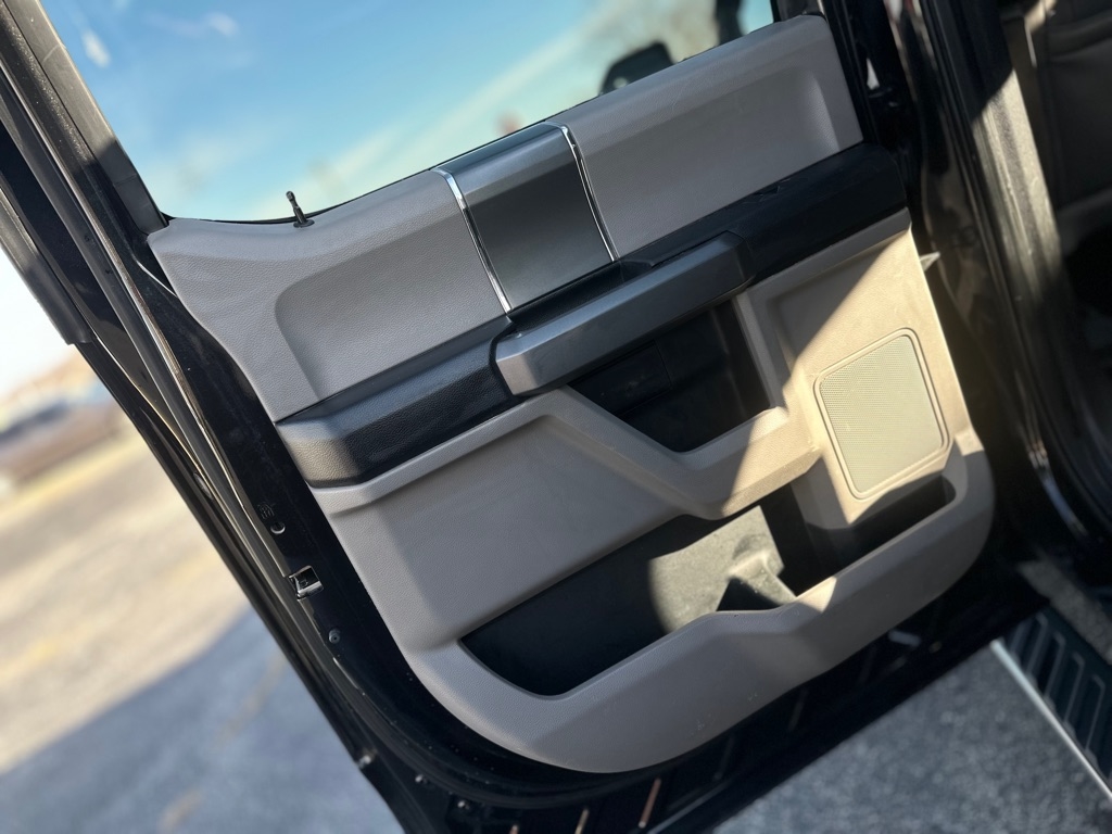 Ford F-150 XL SuperCrew 5.5-ft. Bed 4WD 2015