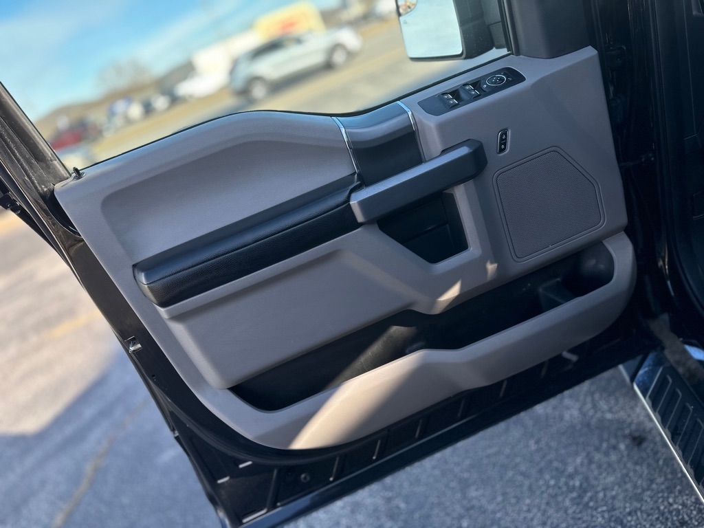 Ford F-150 XL SuperCrew 5.5-ft. Bed 4WD 2015