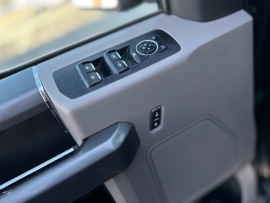 Ford F-150 XL SuperCrew 5.5-ft. Bed 4WD 2015