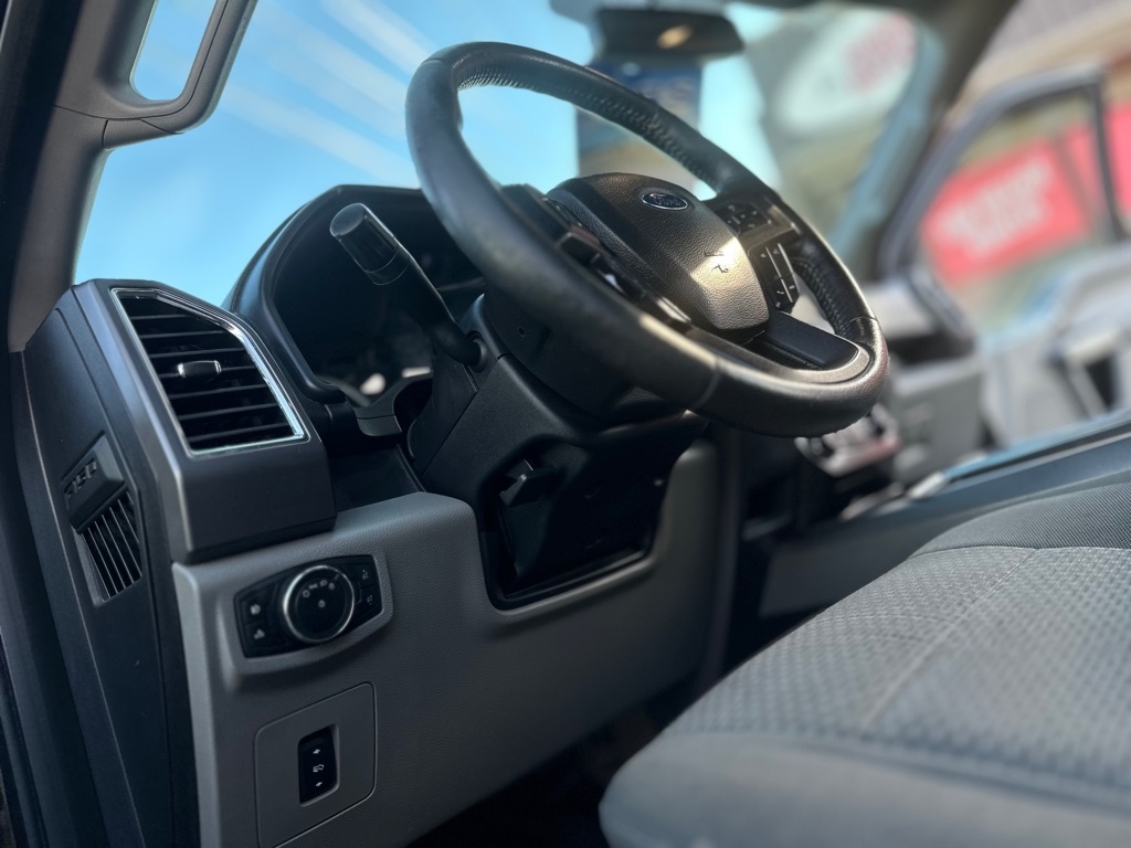 Ford F-150 XL SuperCrew 5.5-ft. Bed 4WD 2015