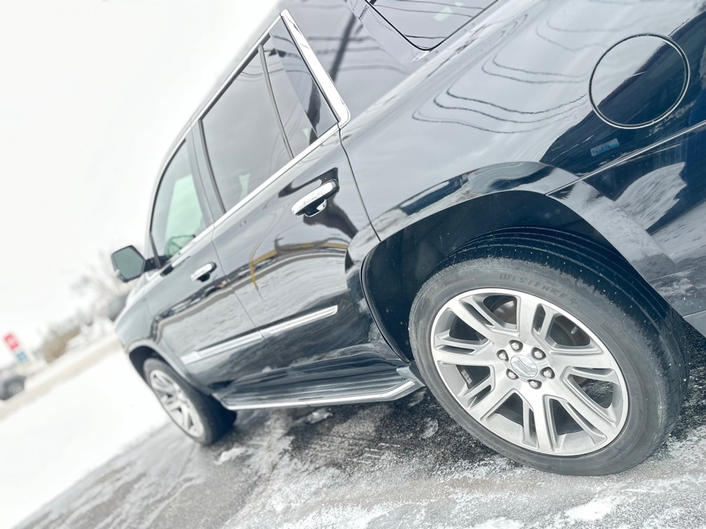 Cadillac Escalade Luxury 4WD 2016