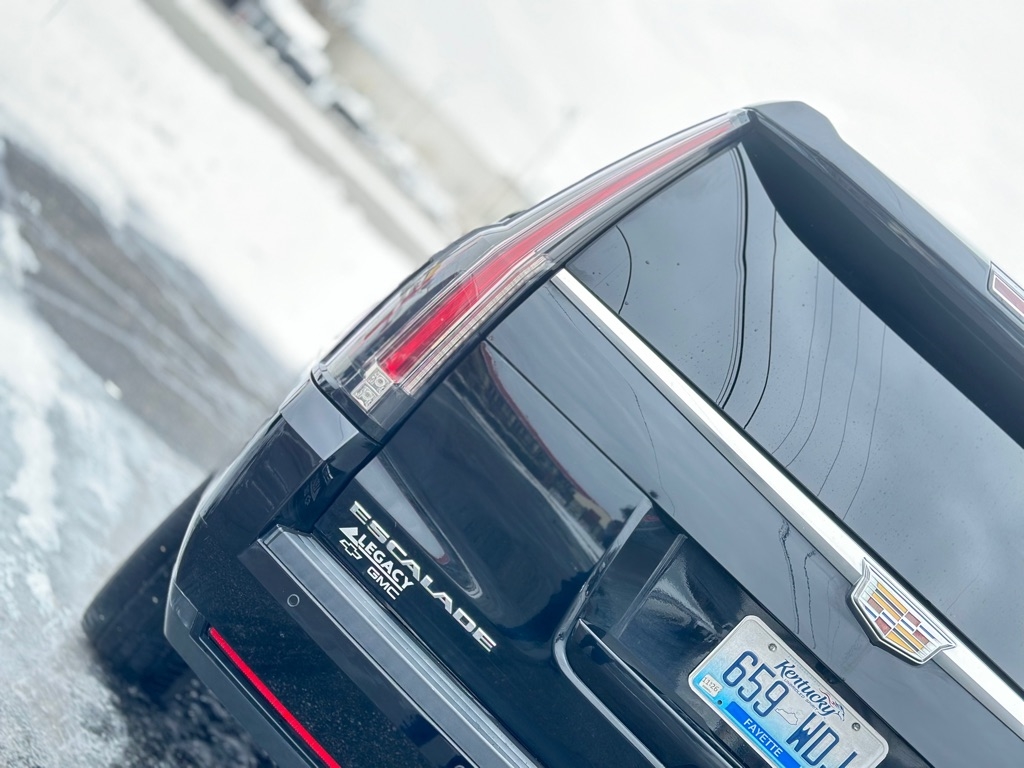 Cadillac Escalade Luxury 4WD 2016