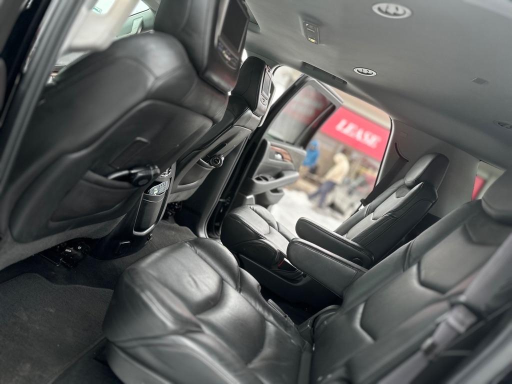 Cadillac Escalade Luxury 4WD 2016