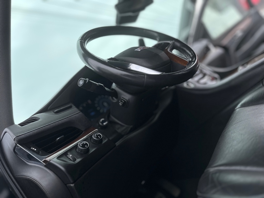 Cadillac Escalade Luxury 4WD 2016