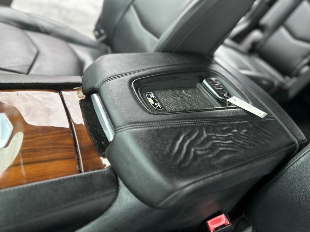 Cadillac Escalade Luxury 4WD 2016