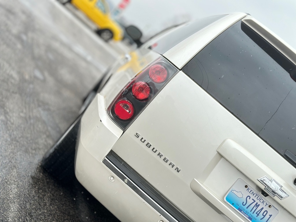 Chevrolet Suburban LTZ 1500 4WD 2010