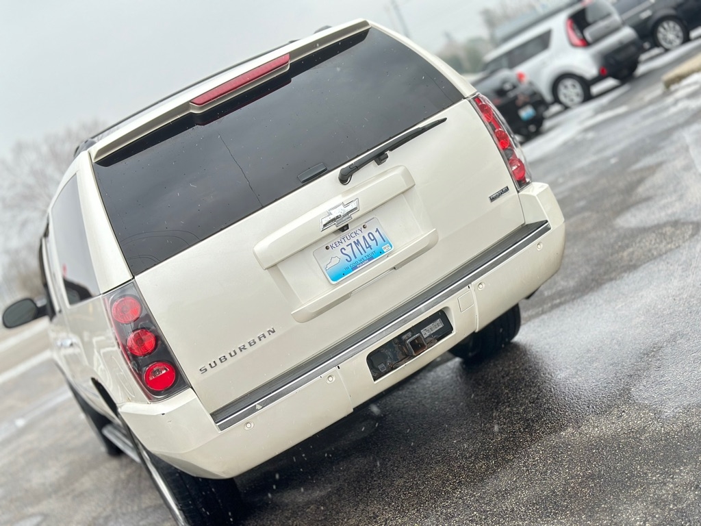 Chevrolet Suburban LTZ 1500 4WD 2010