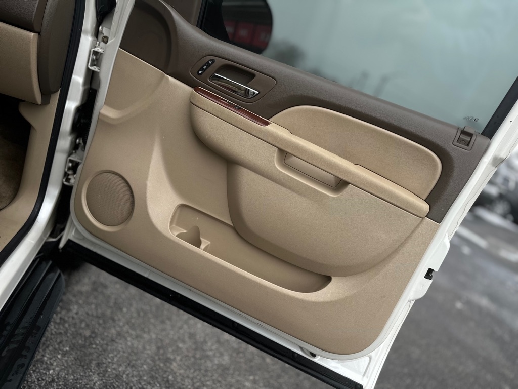 Chevrolet Suburban LTZ 1500 4WD 2010