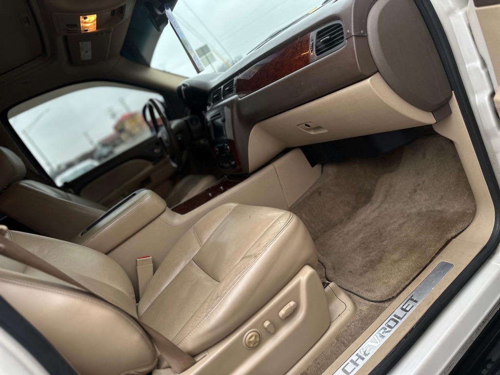 Chevrolet Suburban LTZ 1500 4WD 2010