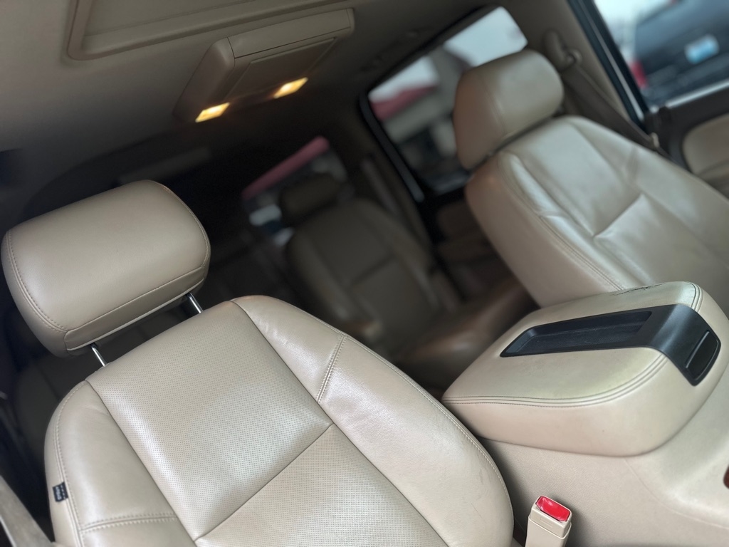 Chevrolet Suburban LTZ 1500 4WD 2010