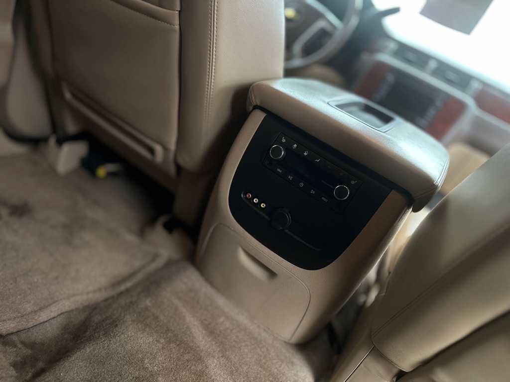 Chevrolet Suburban LTZ 1500 4WD 2010