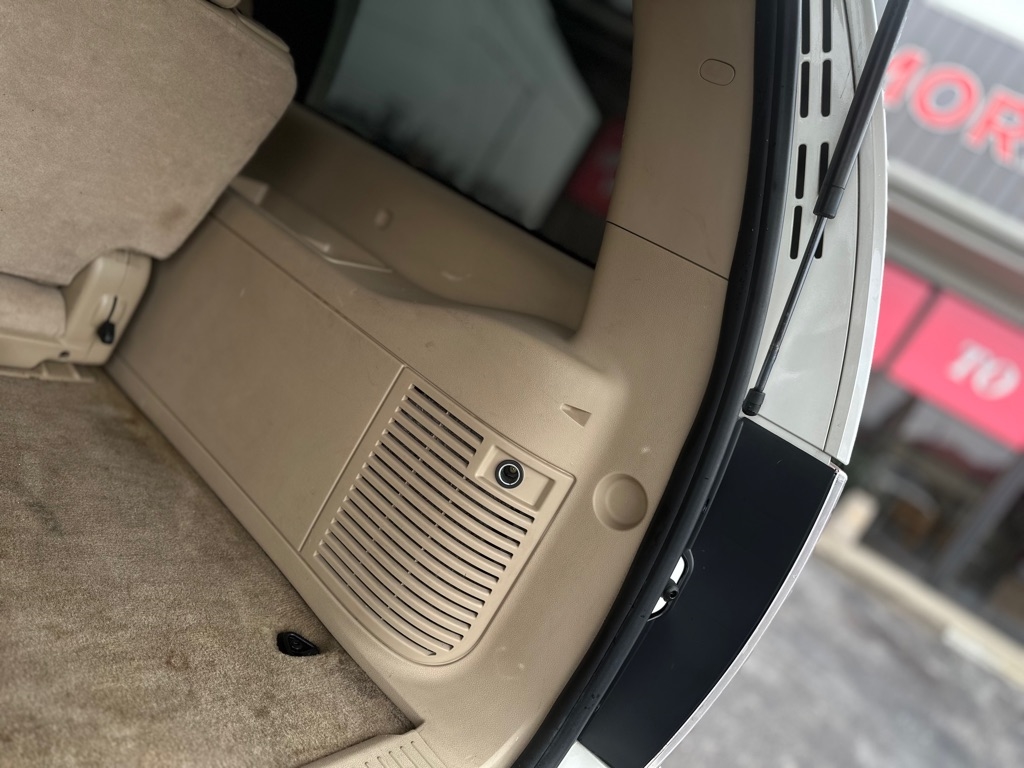 Chevrolet Suburban LTZ 1500 4WD 2010