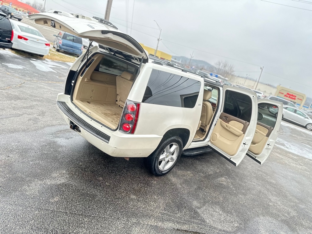 Chevrolet Suburban LTZ 1500 4WD 2010