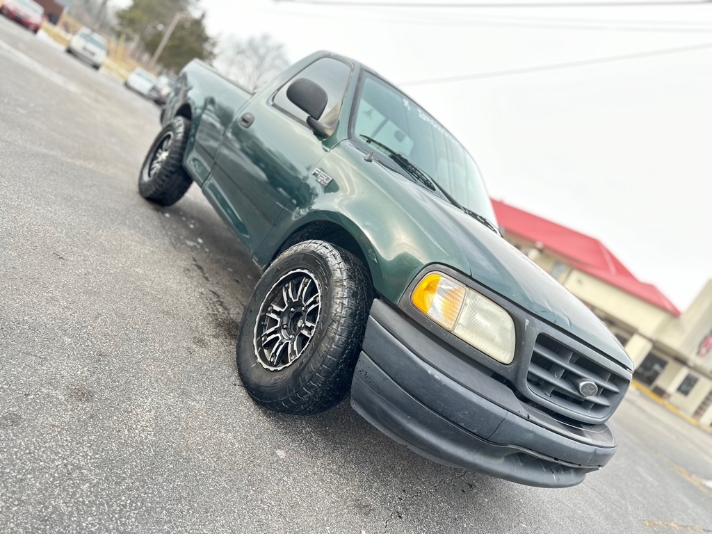 Ford F-150 XL 2WD 2003
