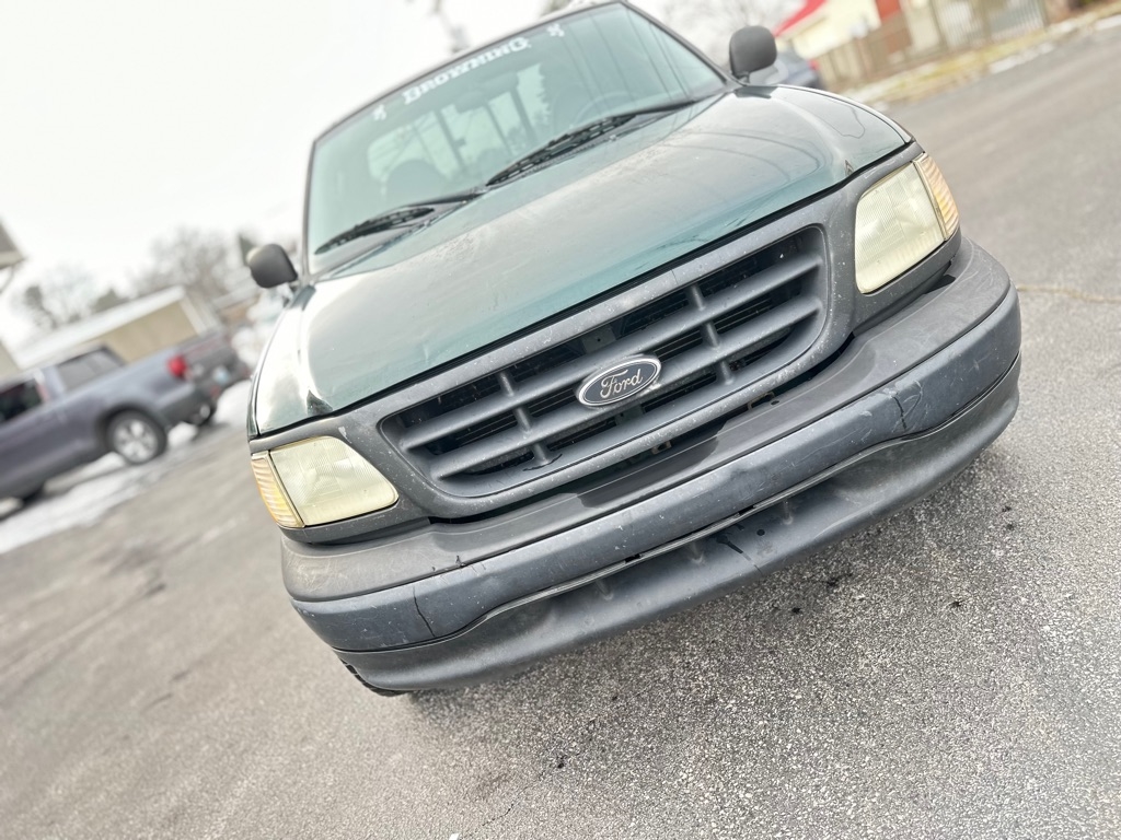 Ford F-150 XL 2WD 2003