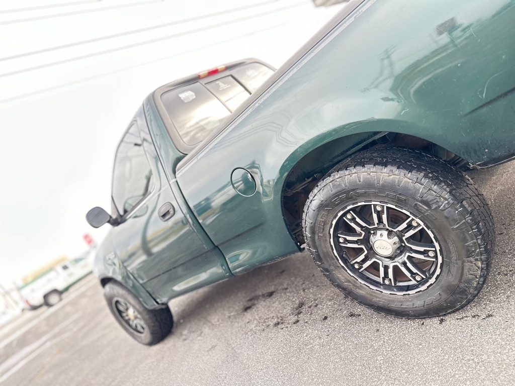 Ford F-150 XL 2WD 2003