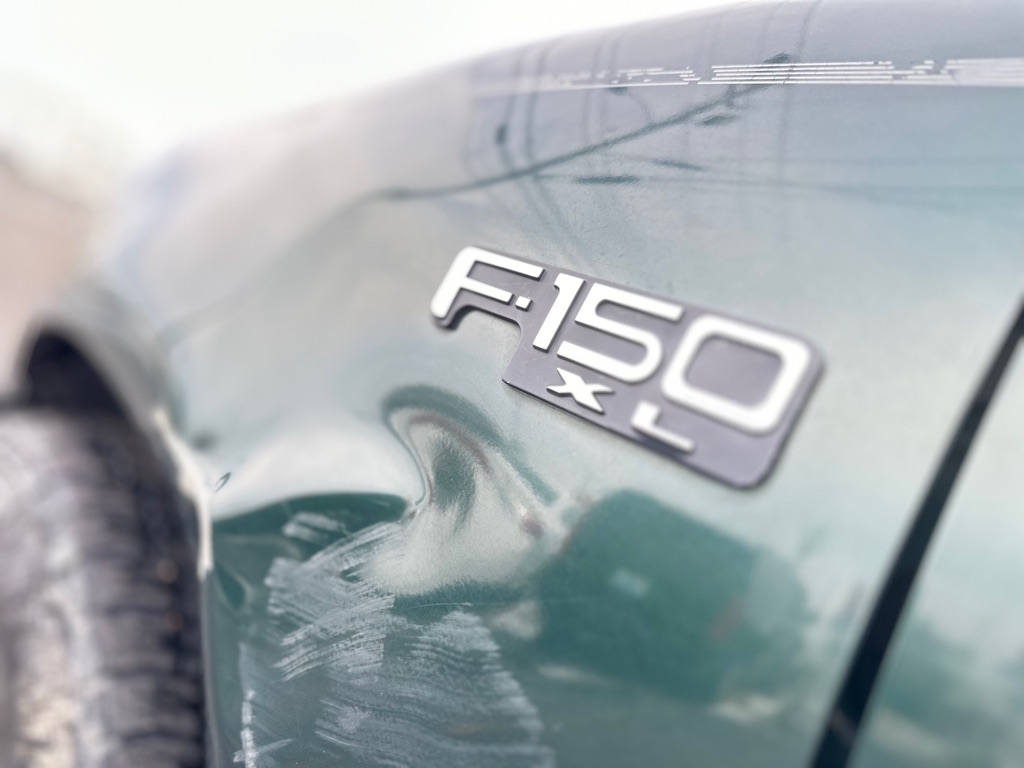 Ford F-150 XL 2WD 2003