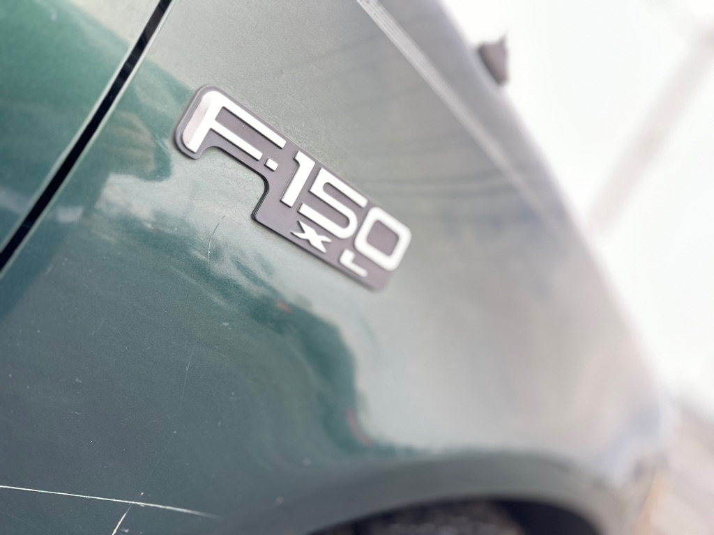 Ford F-150 XL 2WD 2003