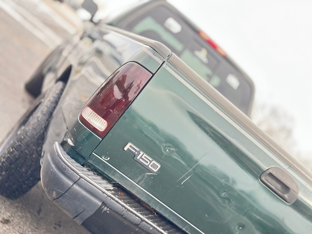 Ford F-150 XL 2WD 2003