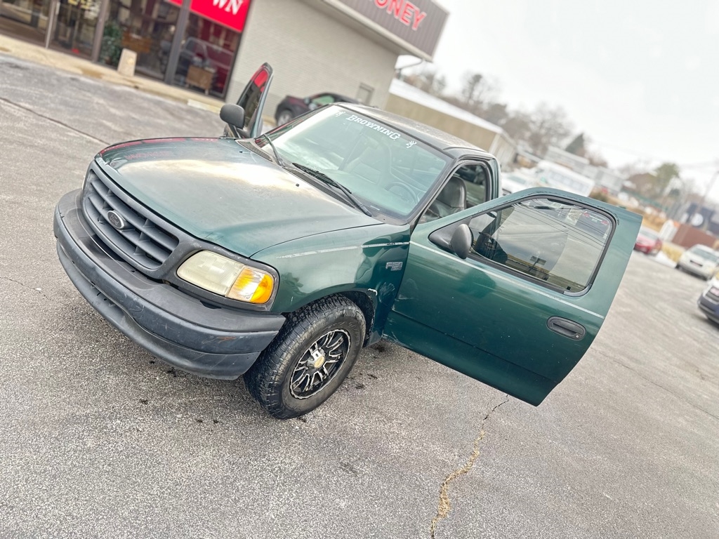 Ford F-150 XL 2WD 2003