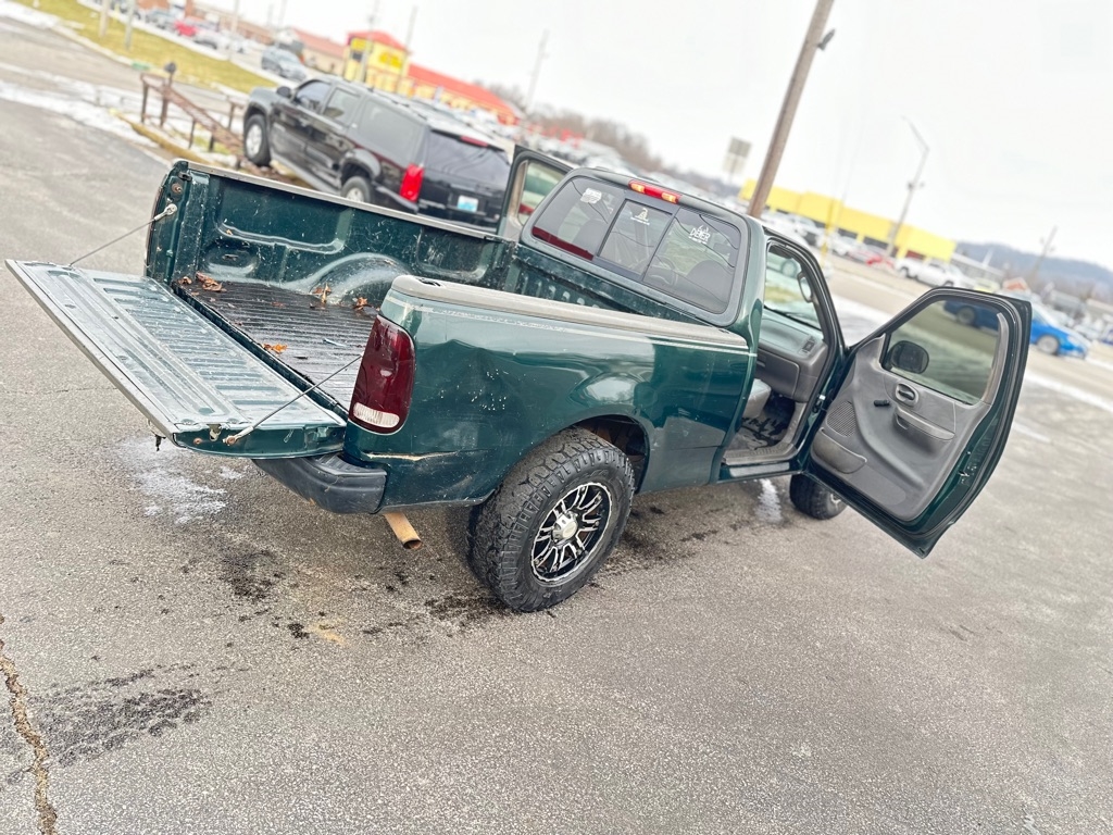 Ford F-150 XL 2WD 2003