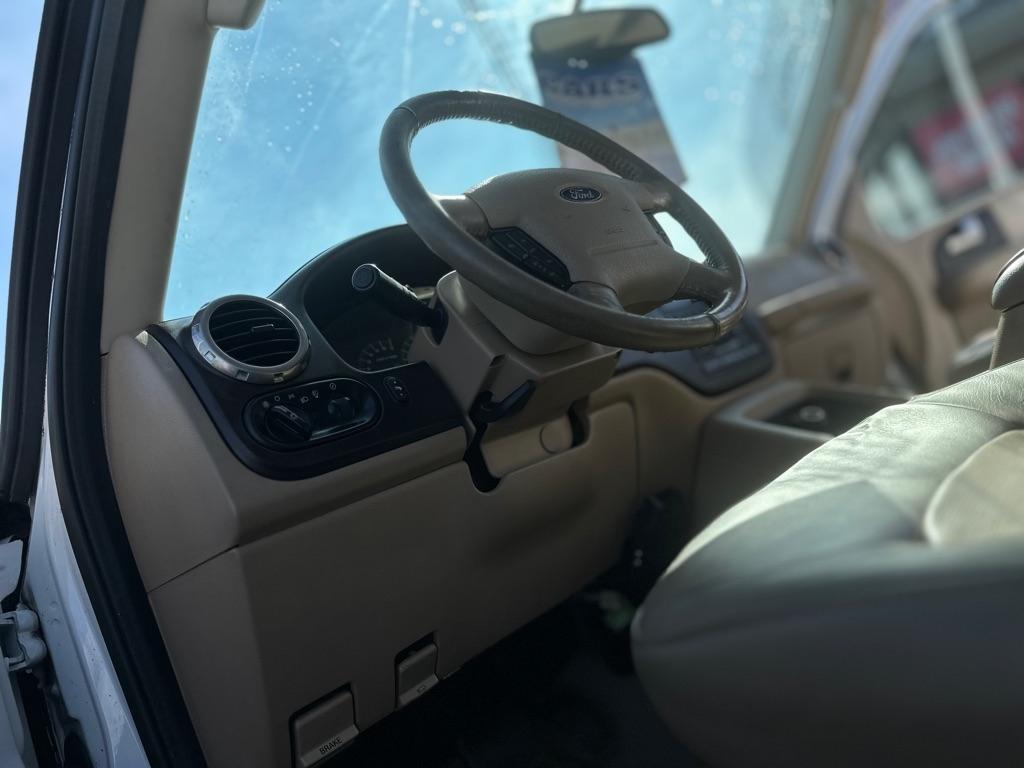 Ford Expedition Eddie Bauer 5.4L 4WD 2004