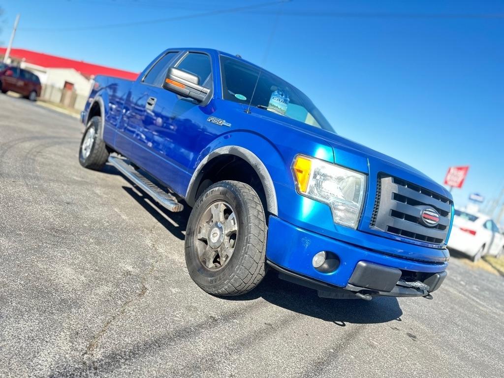 Ford F-150 XL SuperCab 8-ft. Bed 4WD 2010