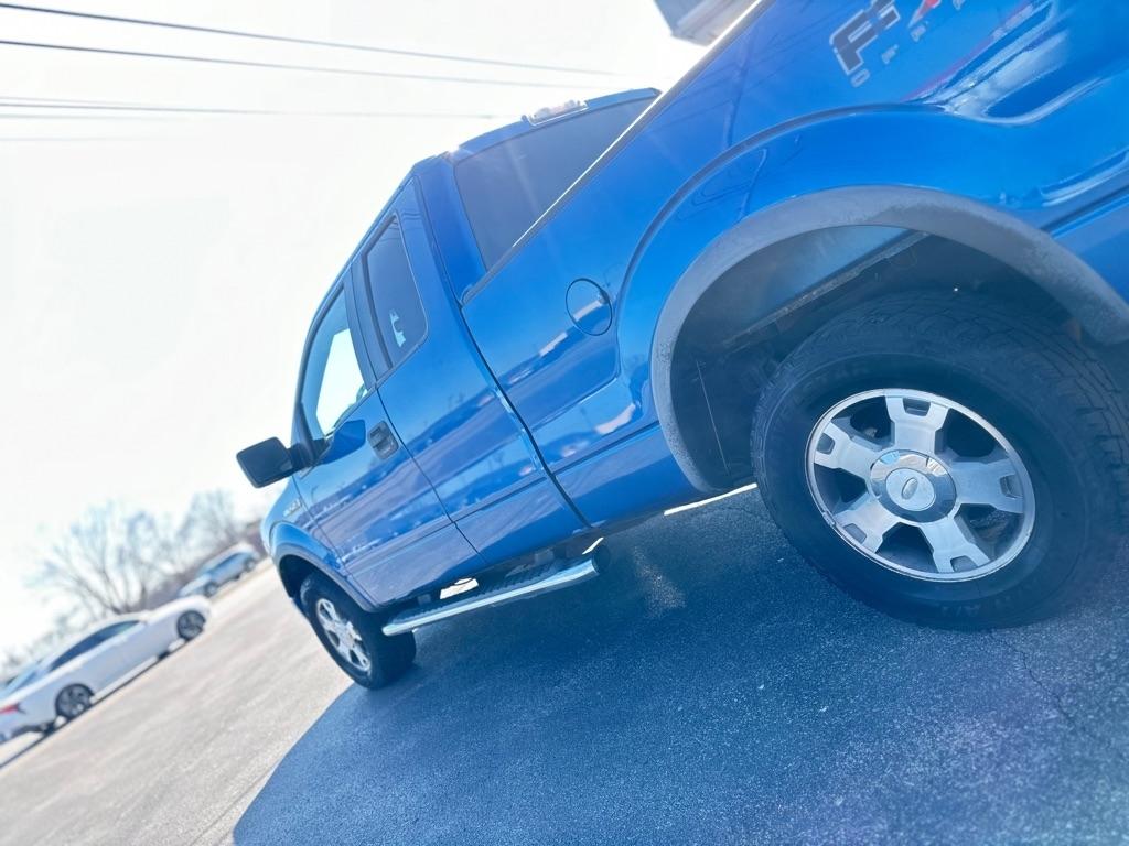 Ford F-150 XL SuperCab 8-ft. Bed 4WD 2010