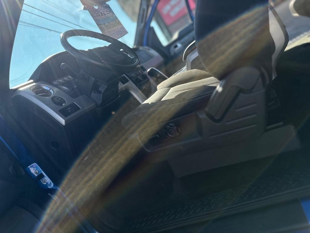 Ford F-150 XL SuperCab 8-ft. Bed 4WD 2010