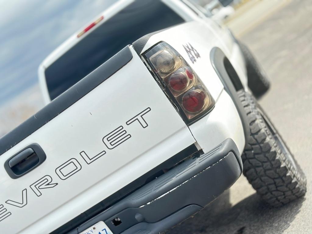 Chevrolet Silverado 2500HD Work Truck Ext. Cab Long Bed 4WD 2005