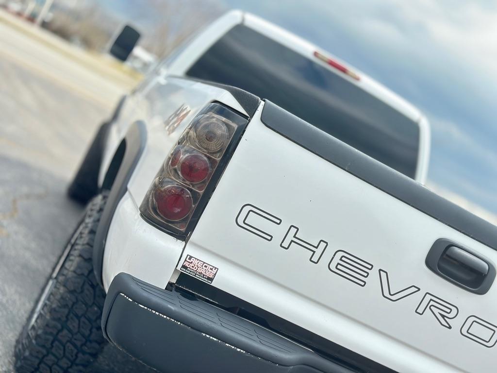 Chevrolet Silverado 2500HD Work Truck Ext. Cab Long Bed 4WD 2005