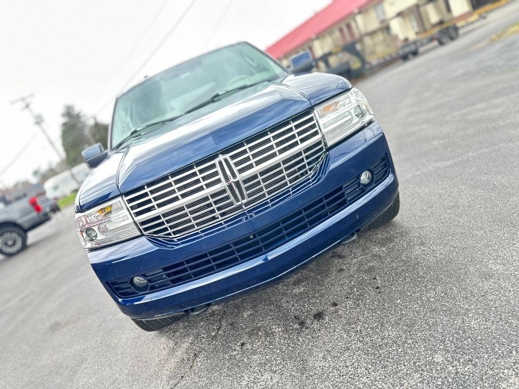 Lincoln Navigator 4WD 2011