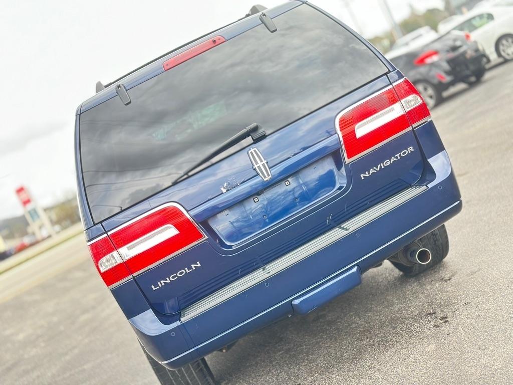 Lincoln Navigator 4WD 2011