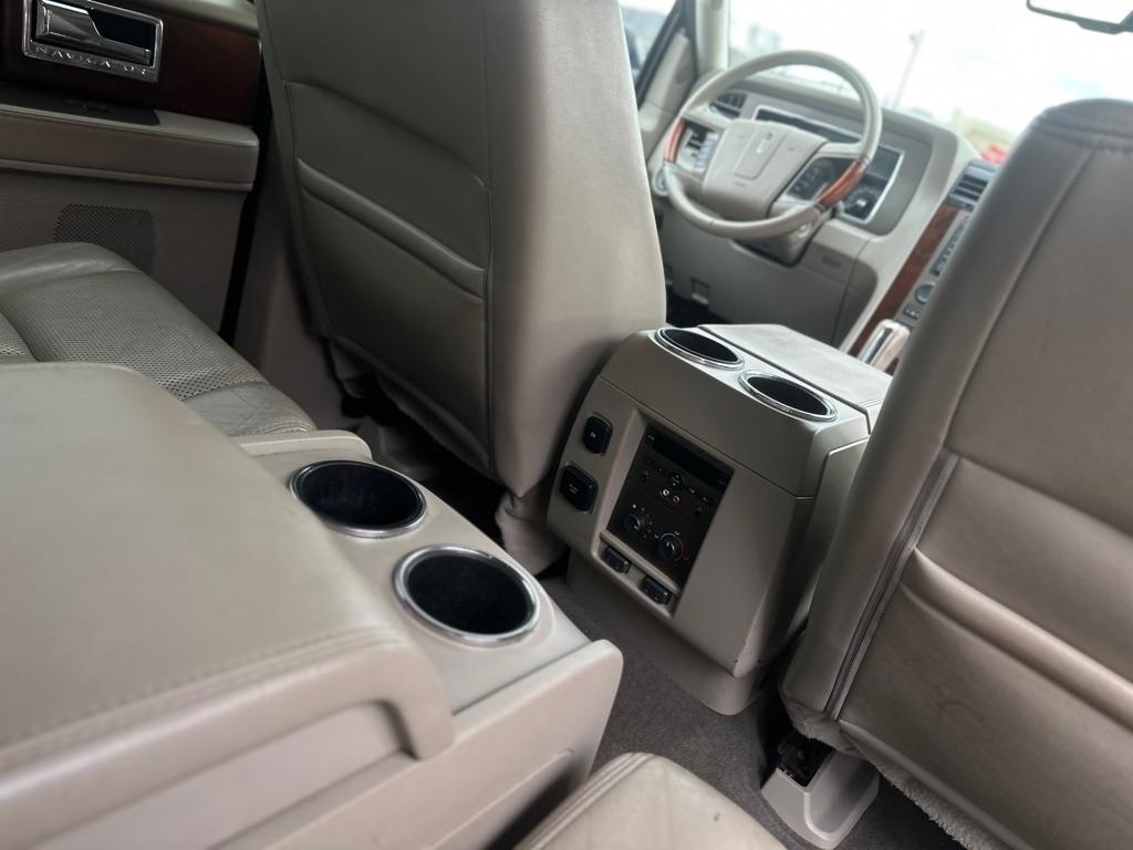 Lincoln Navigator 4WD 2011