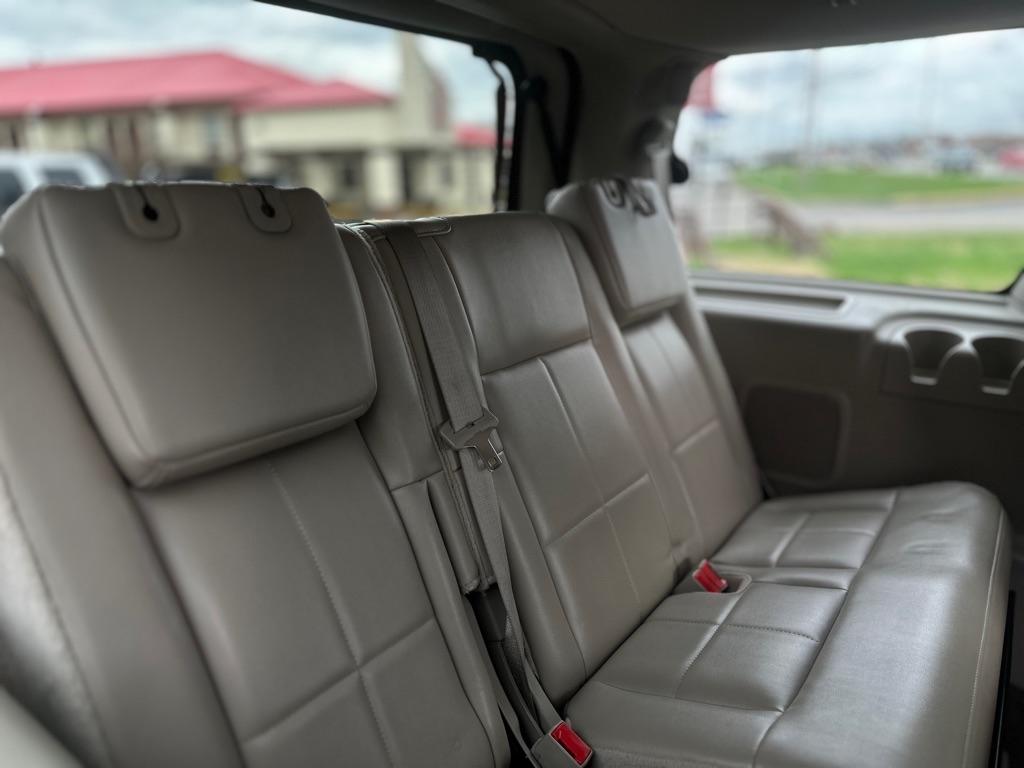 Lincoln Navigator 4WD 2011