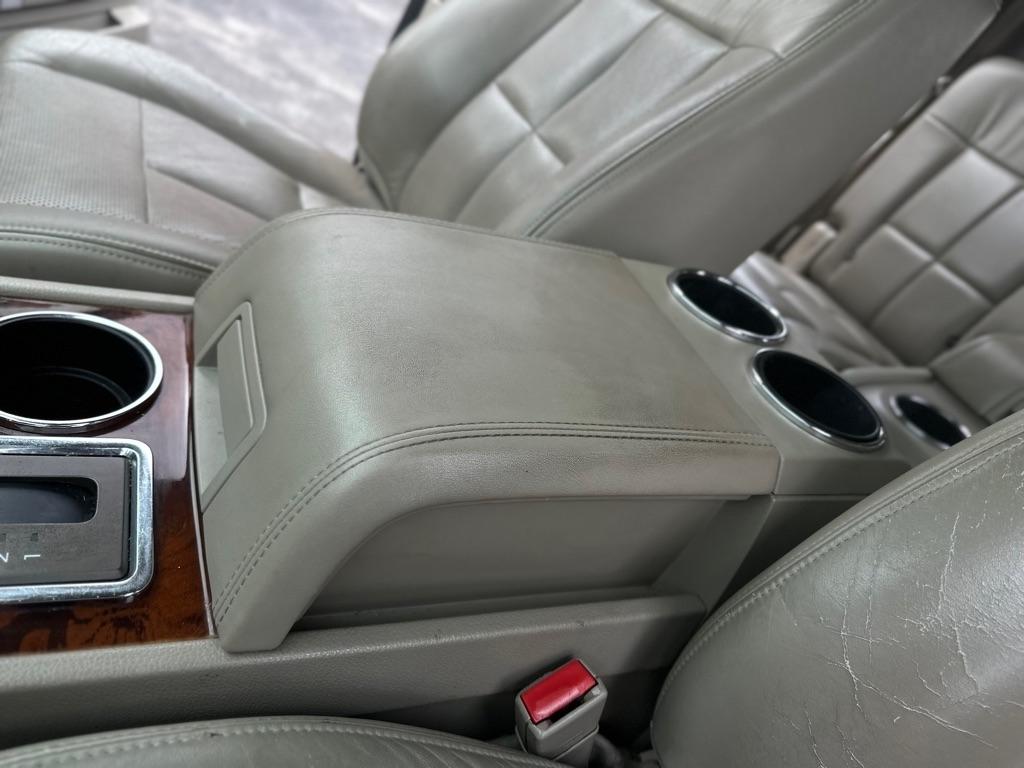 Lincoln Navigator 4WD 2011