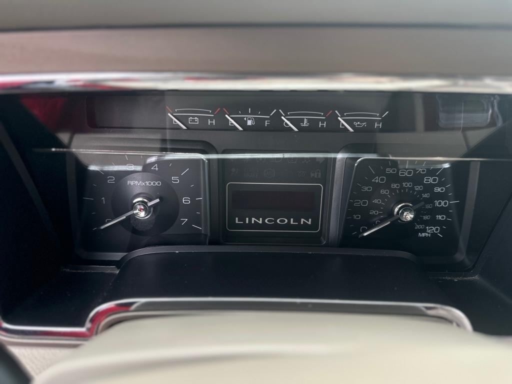 Lincoln Navigator 4WD 2011