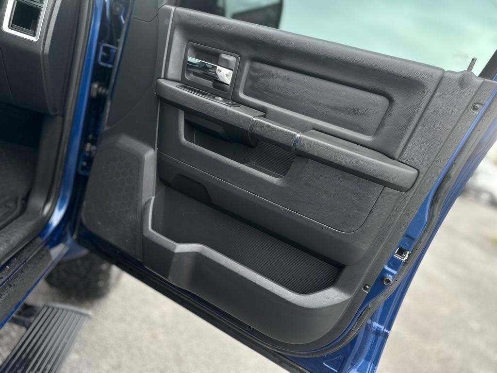 Dodge 1500 ST Crew Cab 4WD 2010