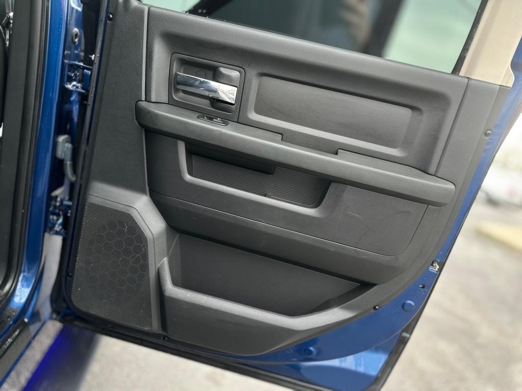 Dodge 1500 ST Crew Cab 4WD 2010