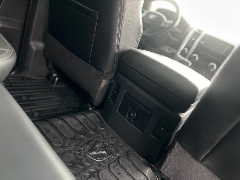 Dodge 1500 ST Crew Cab 4WD 2010