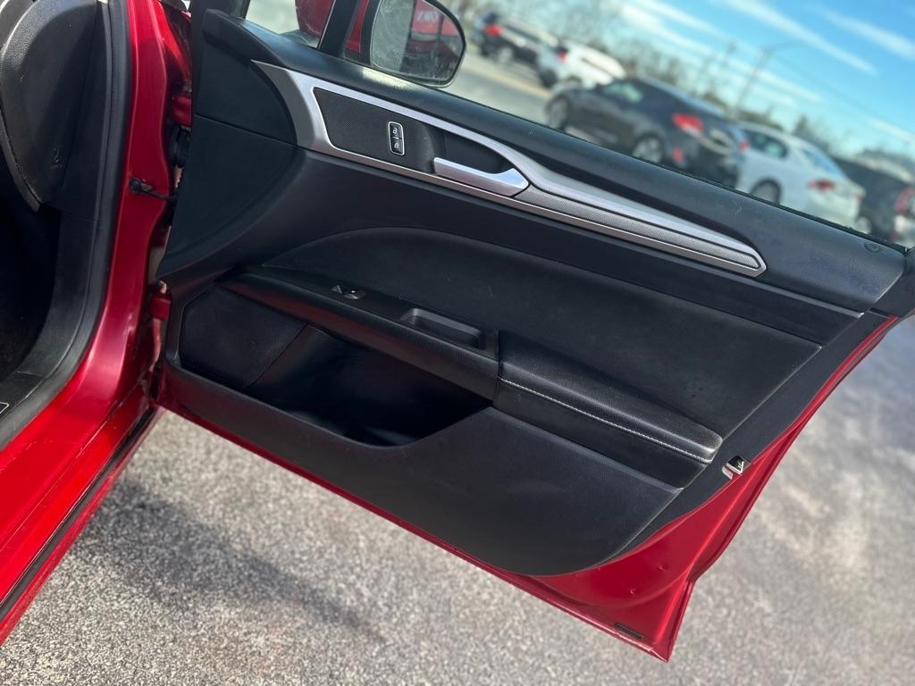 Ford Fusion Hybrid SE 2020