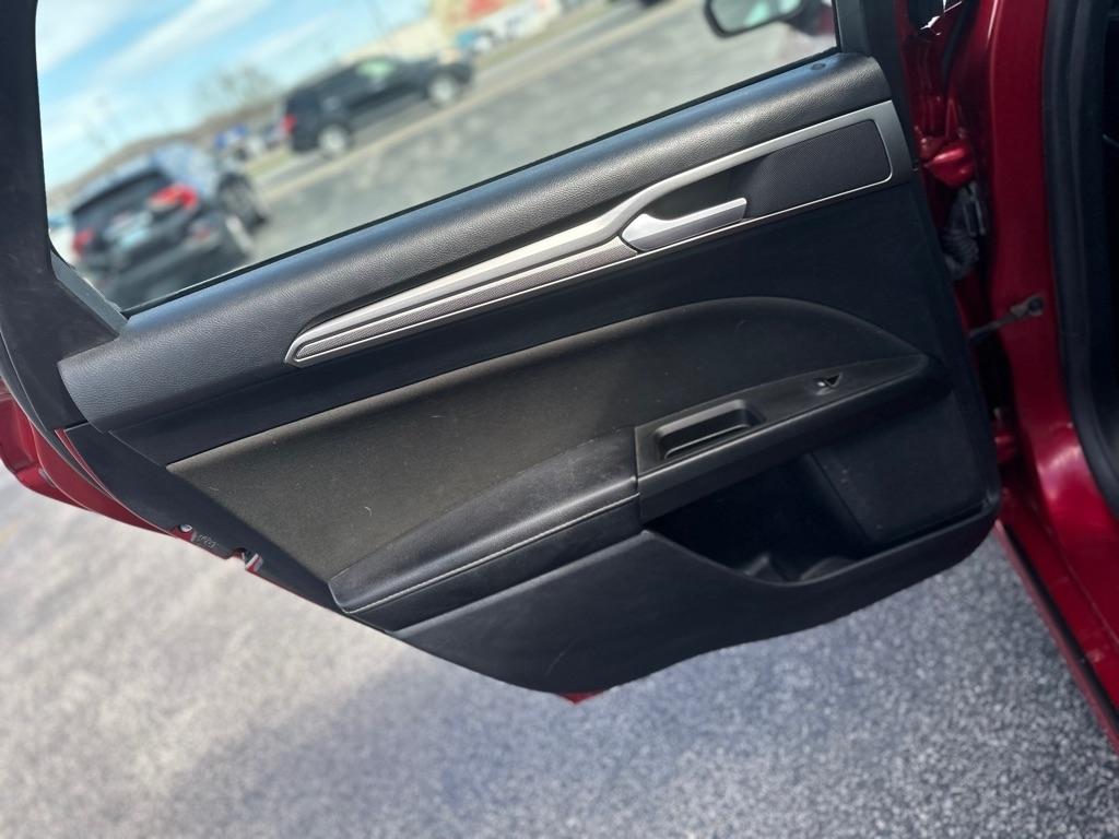 Ford Fusion Hybrid SE 2020