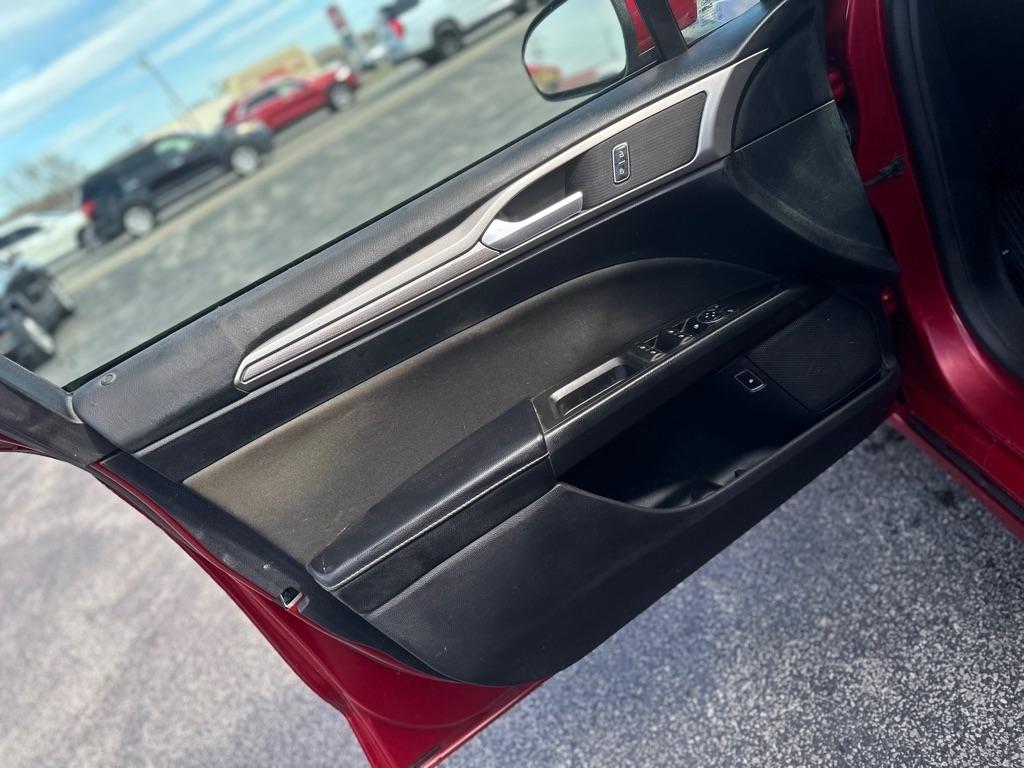 Ford Fusion Hybrid SE 2020