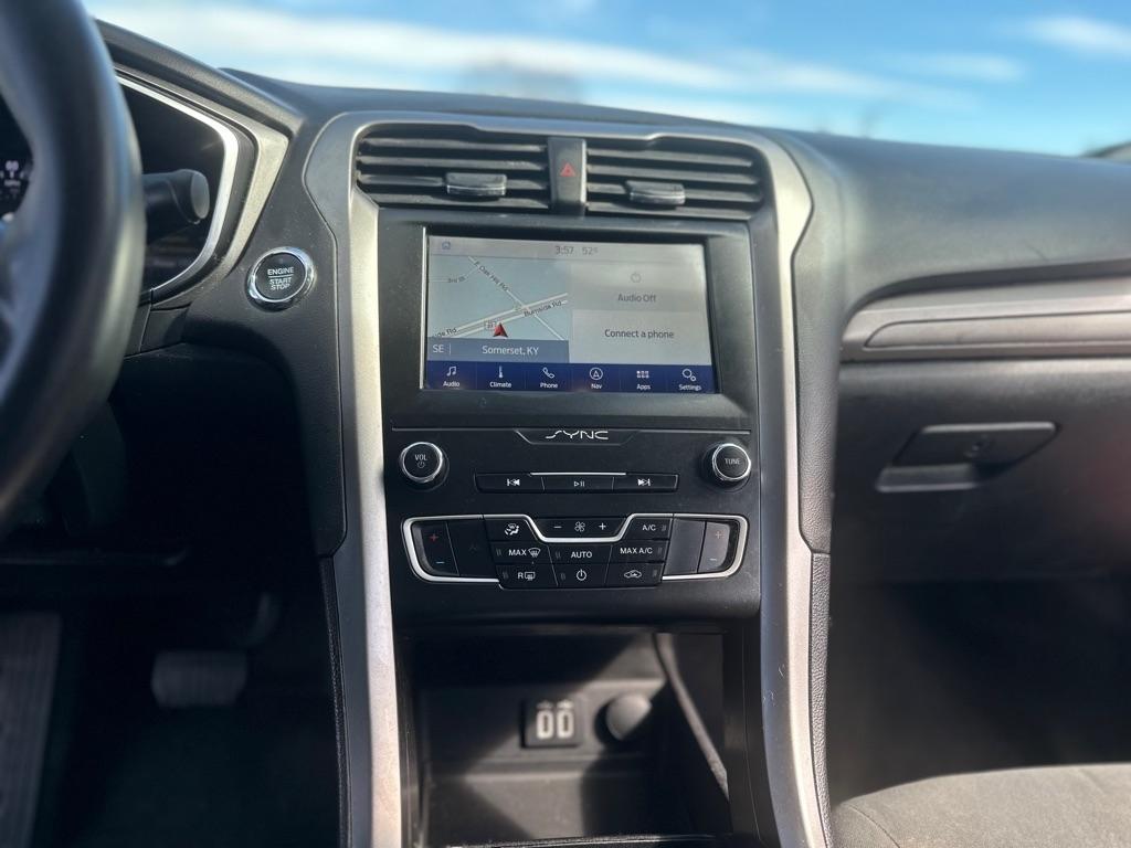 Ford Fusion Hybrid SE 2020