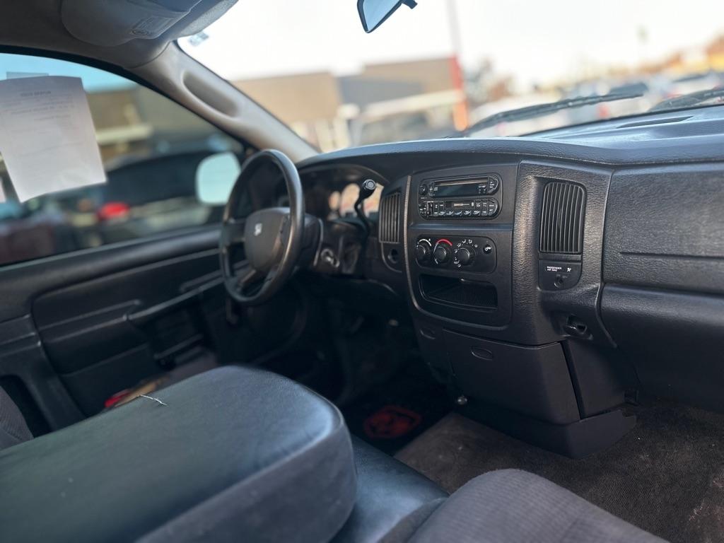 Dodge Ram 1500 ST 2WD 2004