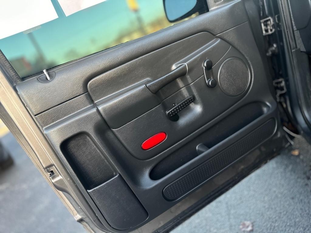 Dodge Ram 1500 ST 2WD 2004