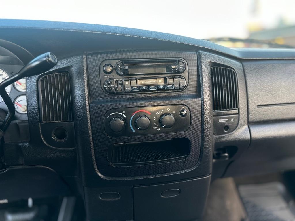 Dodge Ram 1500 ST 2WD 2004