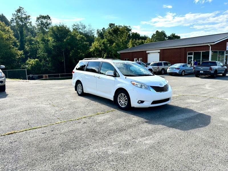 Toyota Sienna XLE FWD 8-Passenger V6 2014