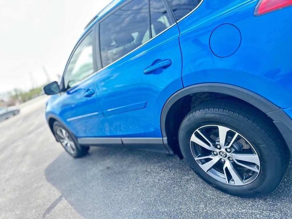 Toyota RAV4 XLE AWD 2017