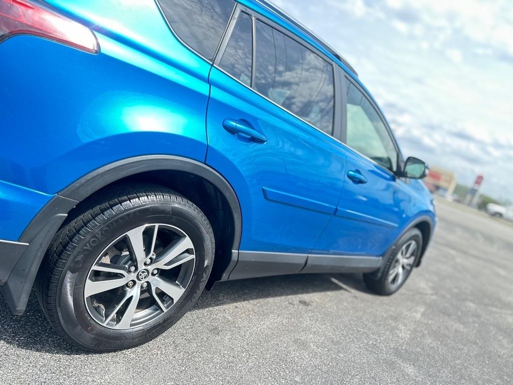 Toyota RAV4 XLE AWD 2017